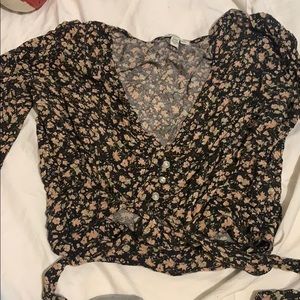american eagle floral black shirt